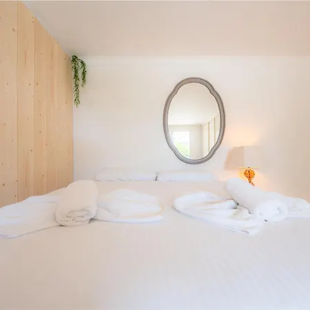 Ambiance Sudiste , Piscine, Boule, Farniente Ag Apartment *